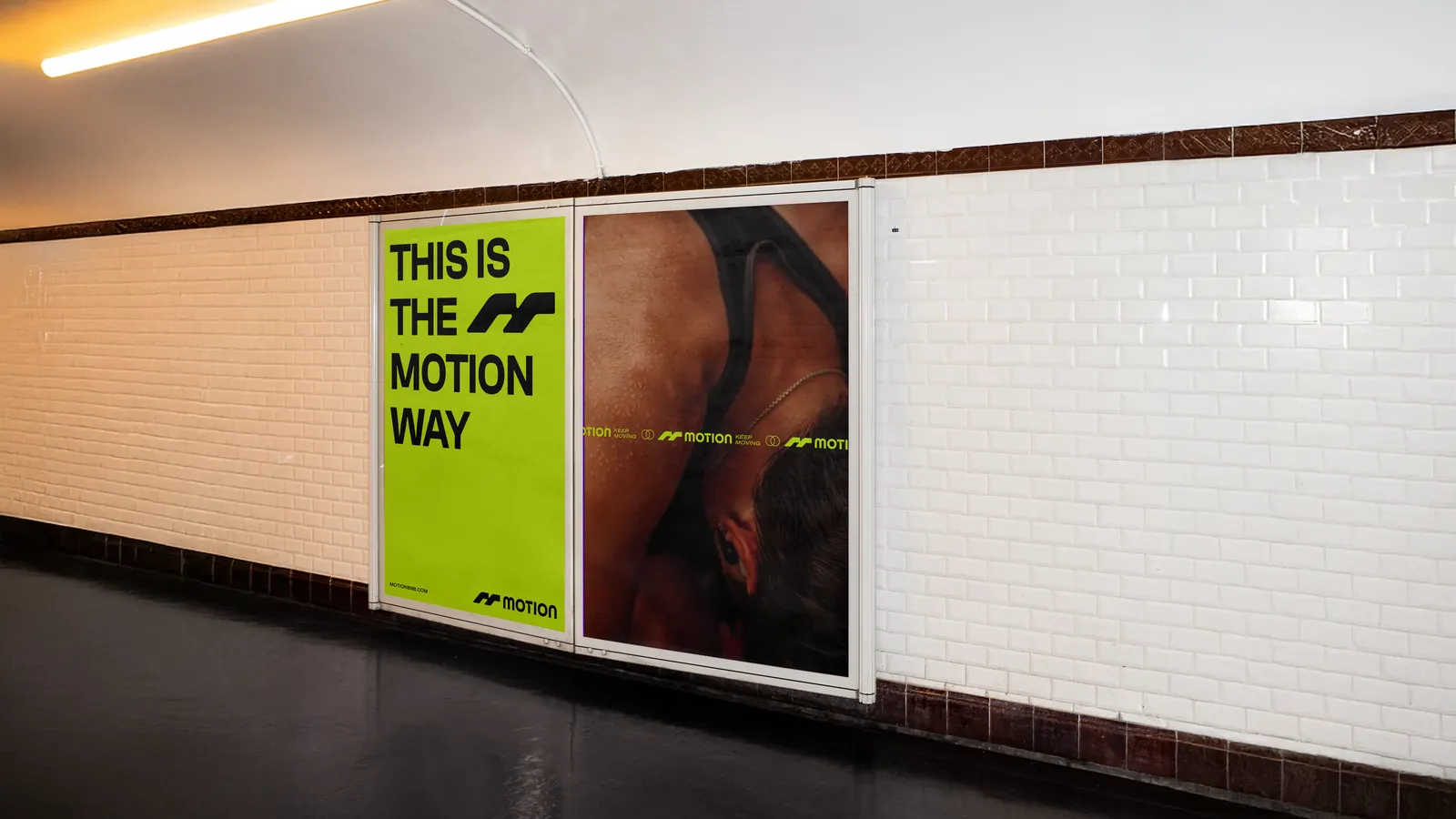 Pôster no metrô: This is the Motion Way