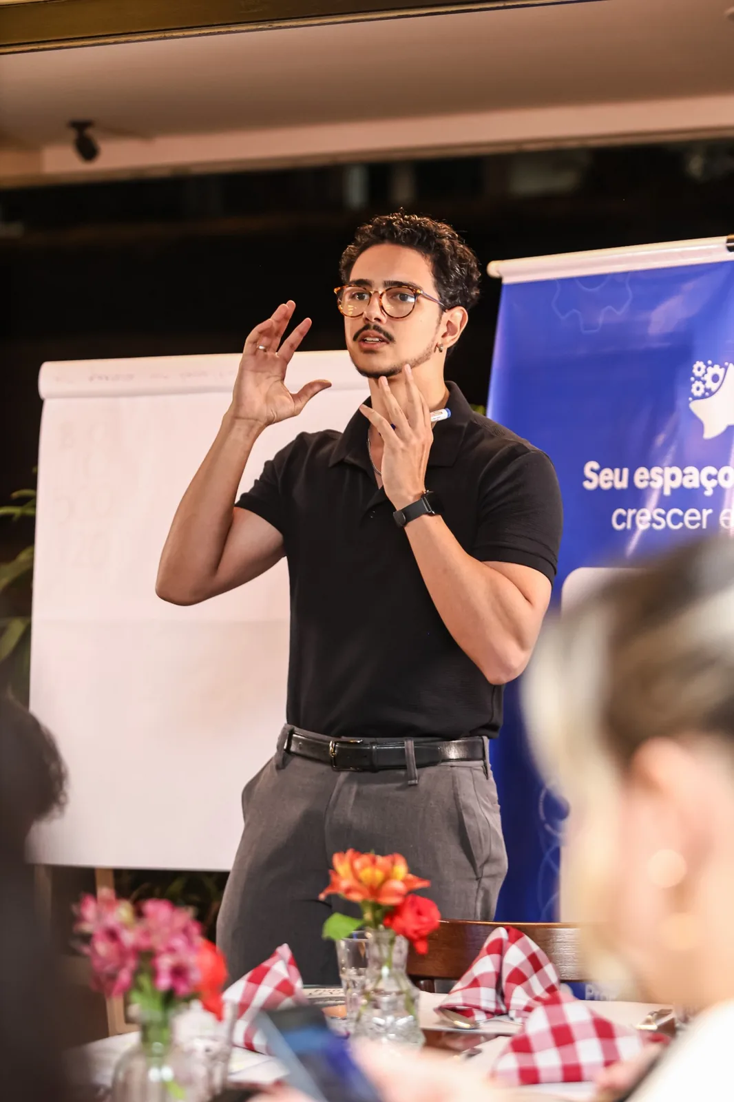 João Murari conduzindo um workshop